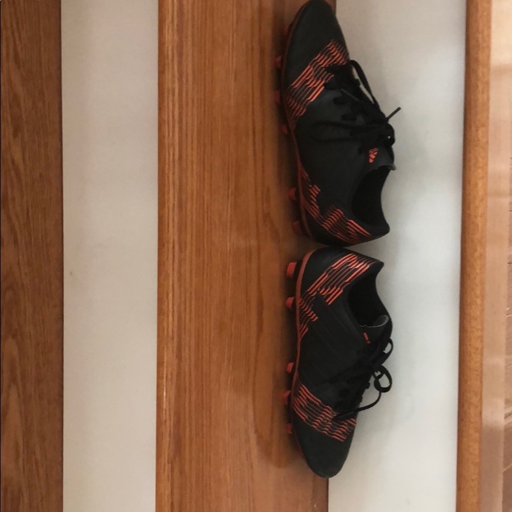 Kids soccer shoes